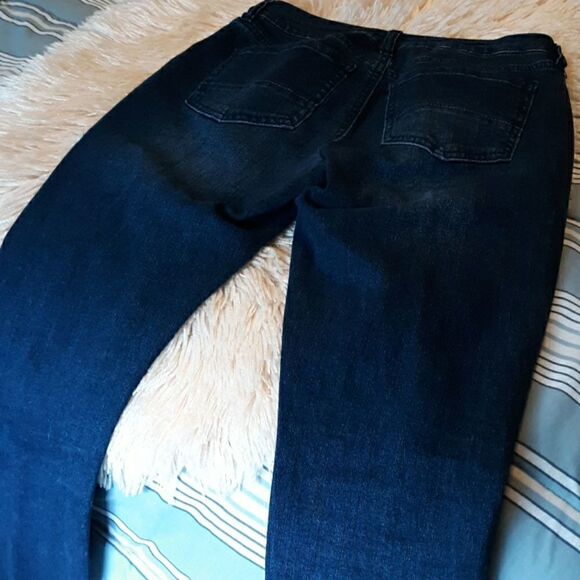 Distress Refuge blue jeans - Picture 5 of 8